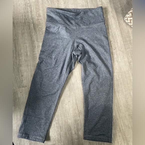 Old navy leggings - Picture 2 of 4